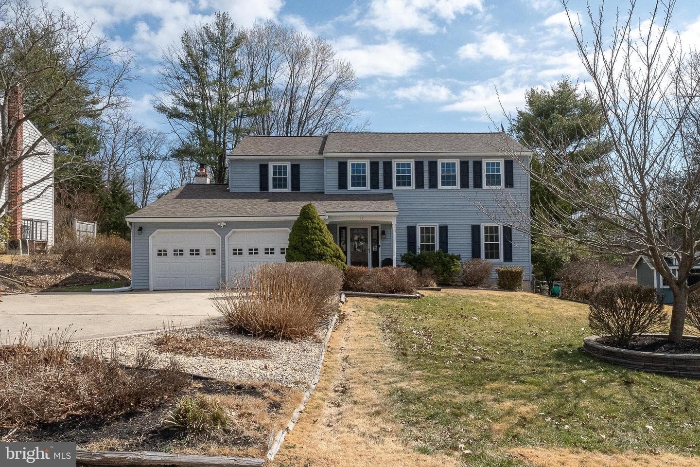115 Hawthorne Lane photo 1
