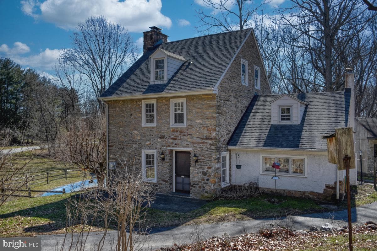650 Spruce Drive photo 1
