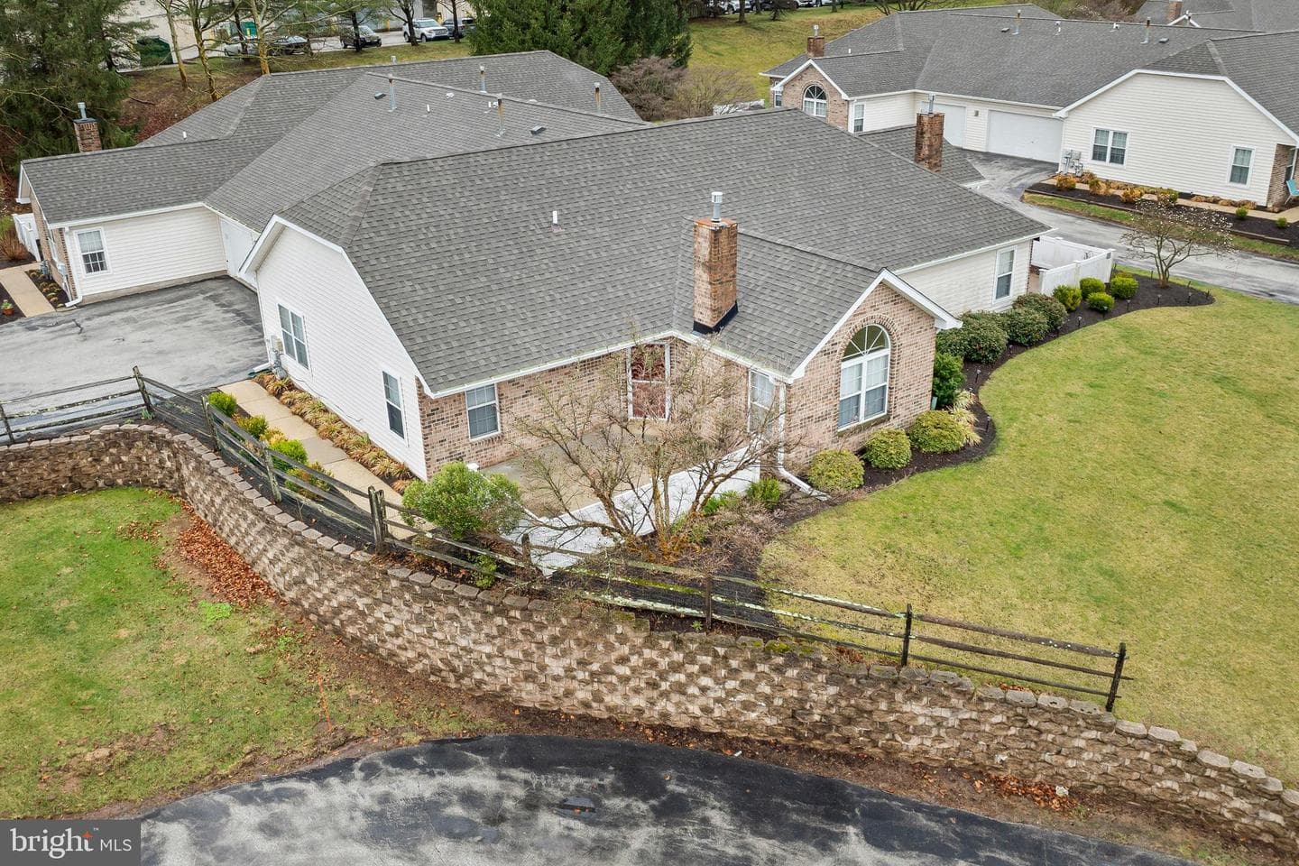 135 Village Way #5b photo 1