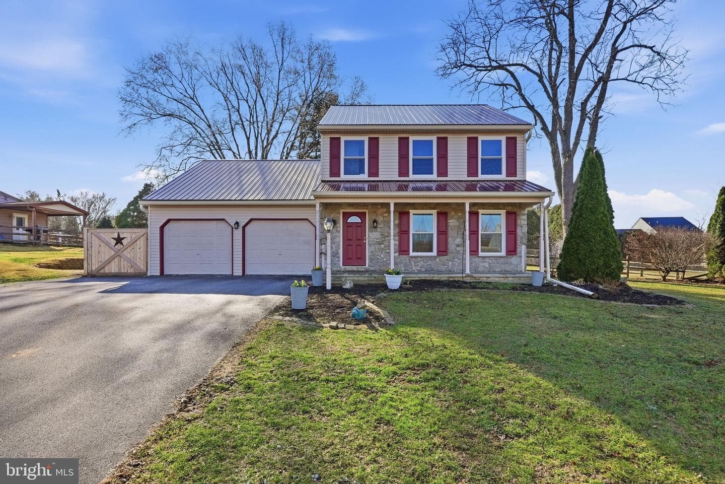 824 Ridge Avenue photo 1