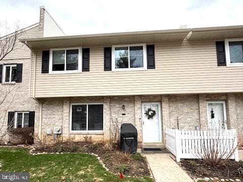 111 Village Walk photo 1