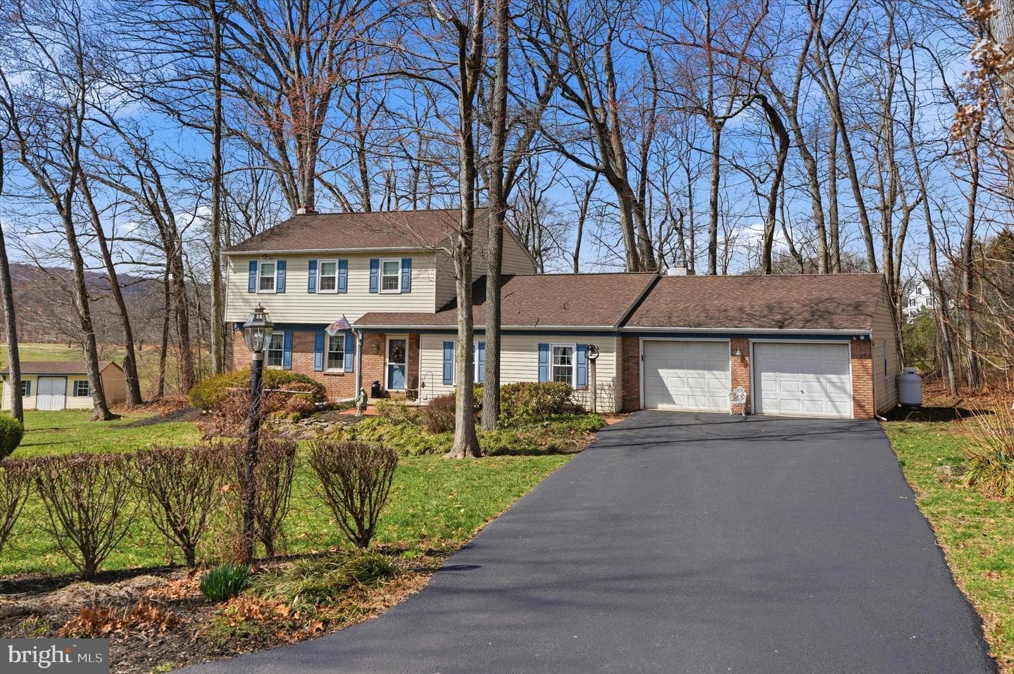 863 Hunters Run Road