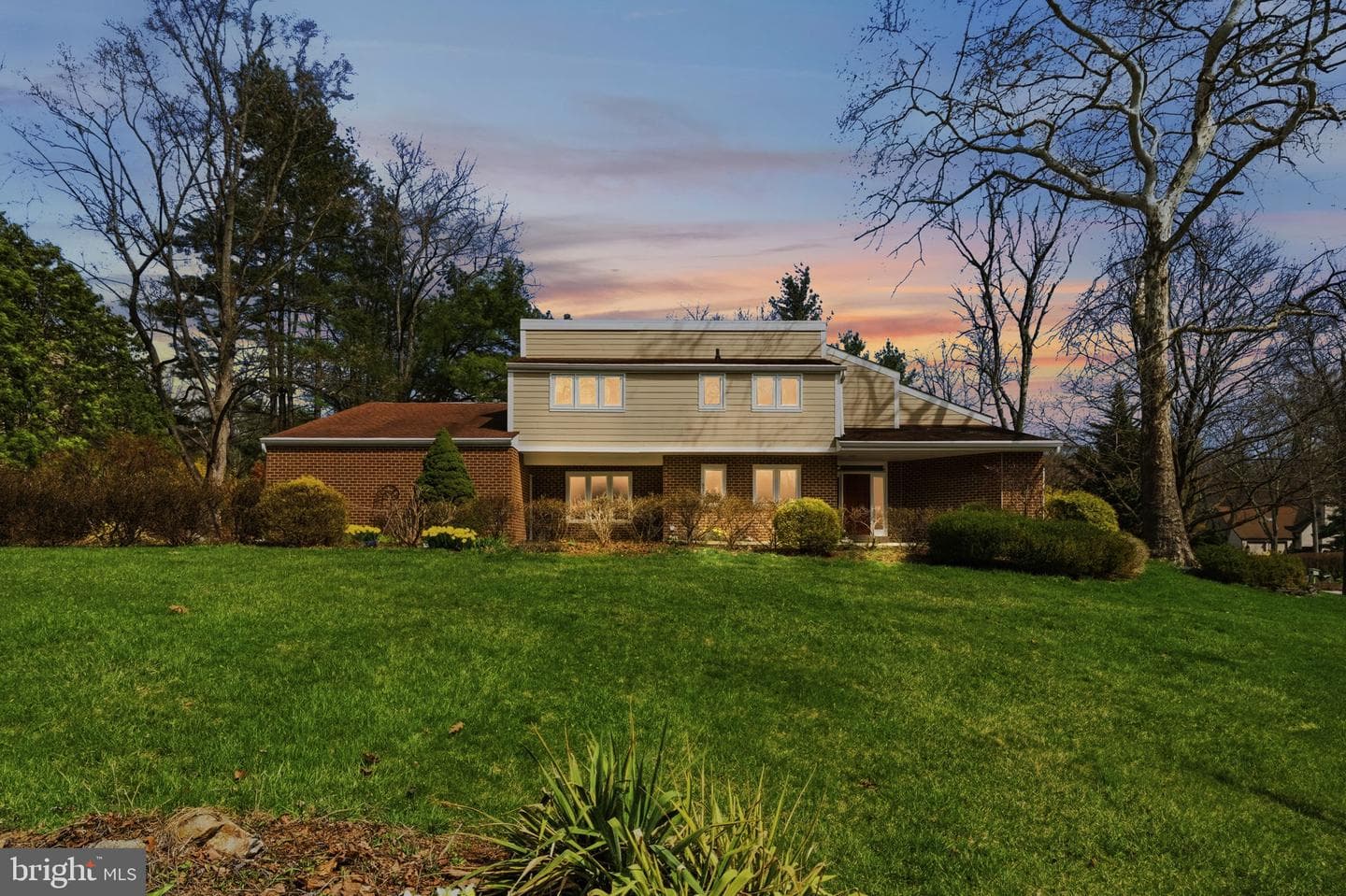 1561 Tanglewood photo 1