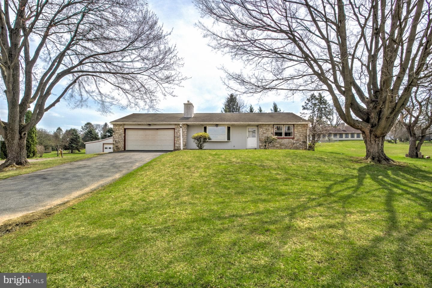 640 Meadow Drive photo 1