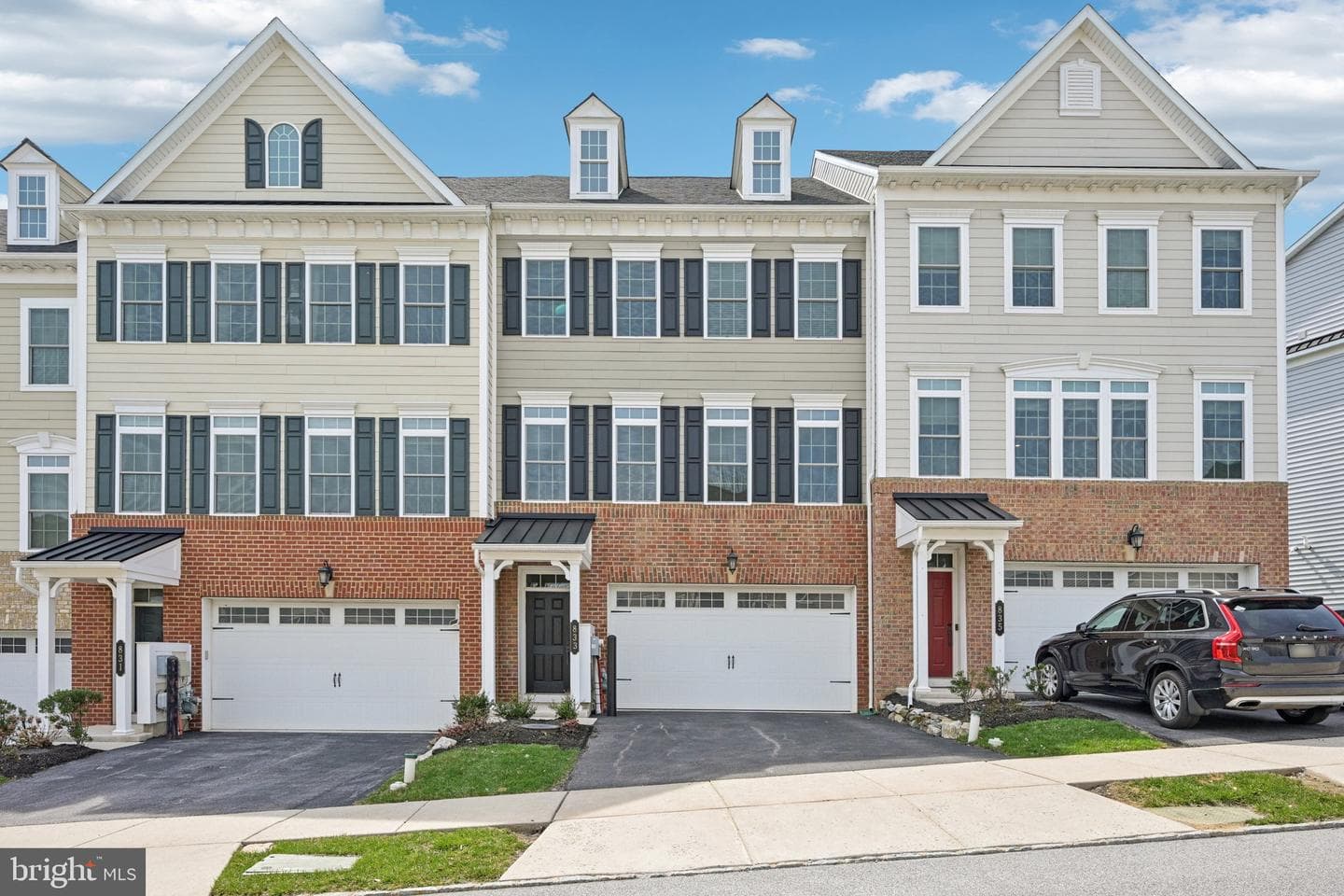 833 Stonecliffe Road