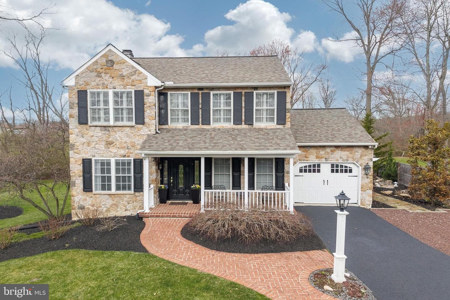 3 Hunter Drive photo 1