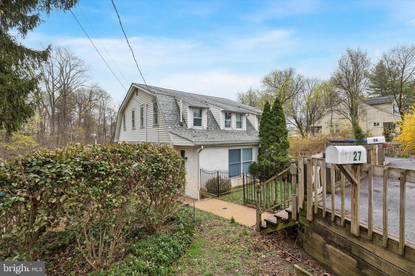 27 Woodbine Avenue