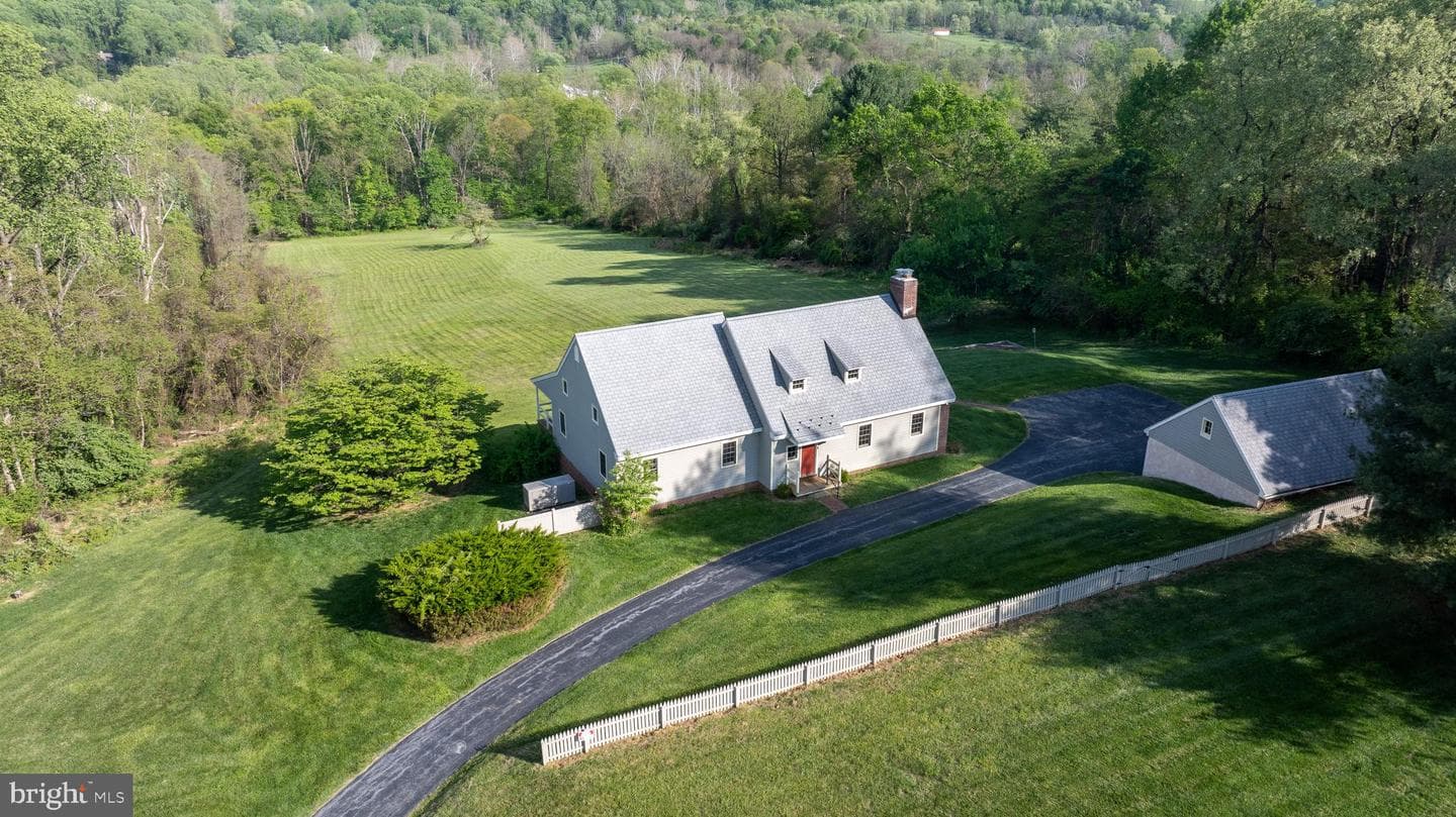 1420 Street Road photo 1