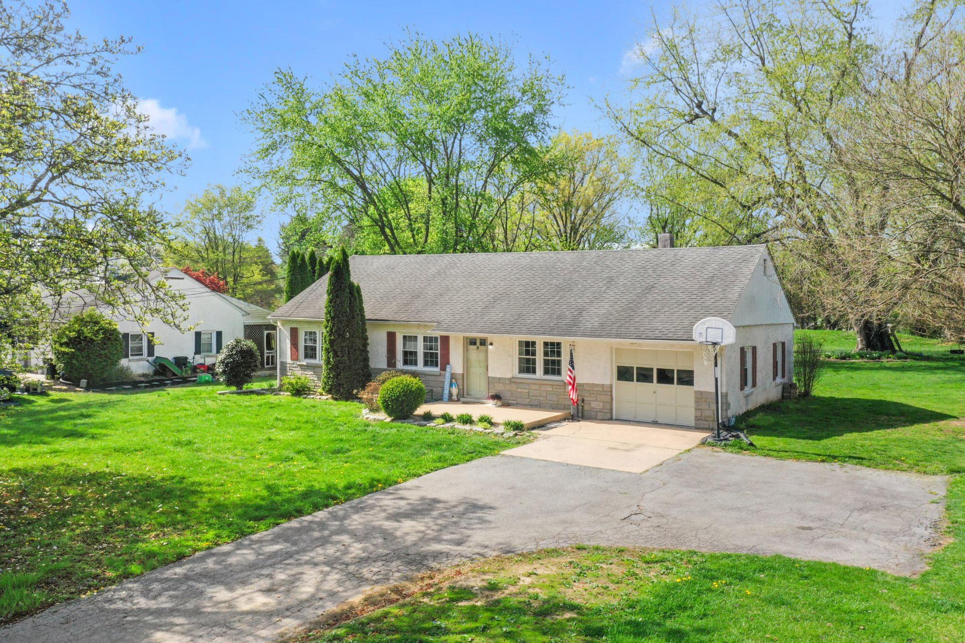 1416 Horseshoe Pike