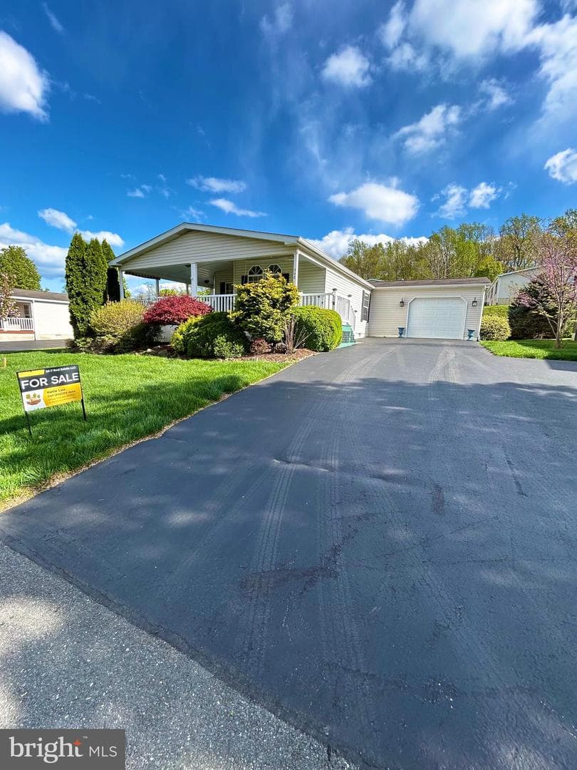 548 Conestoga Drive photo 1