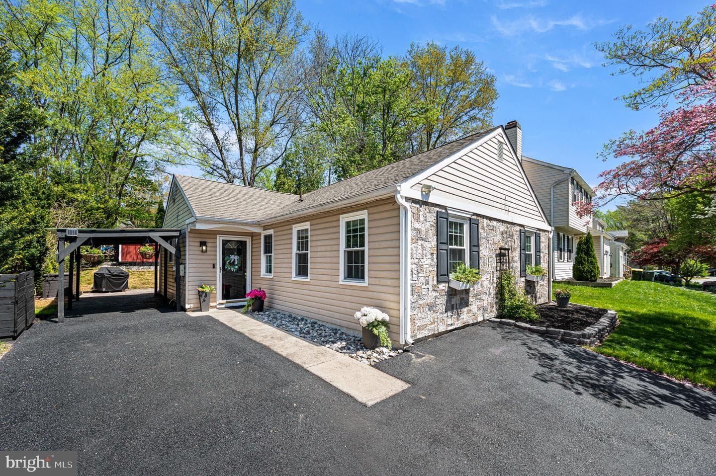 1105 Vermont Lane