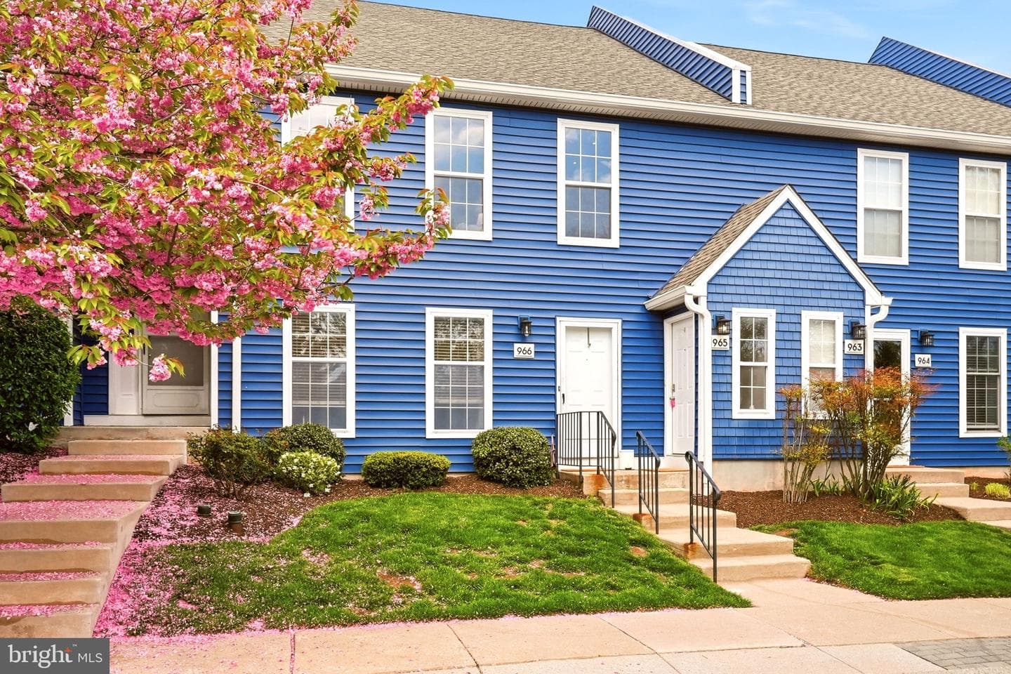 965 Roundhouse Court