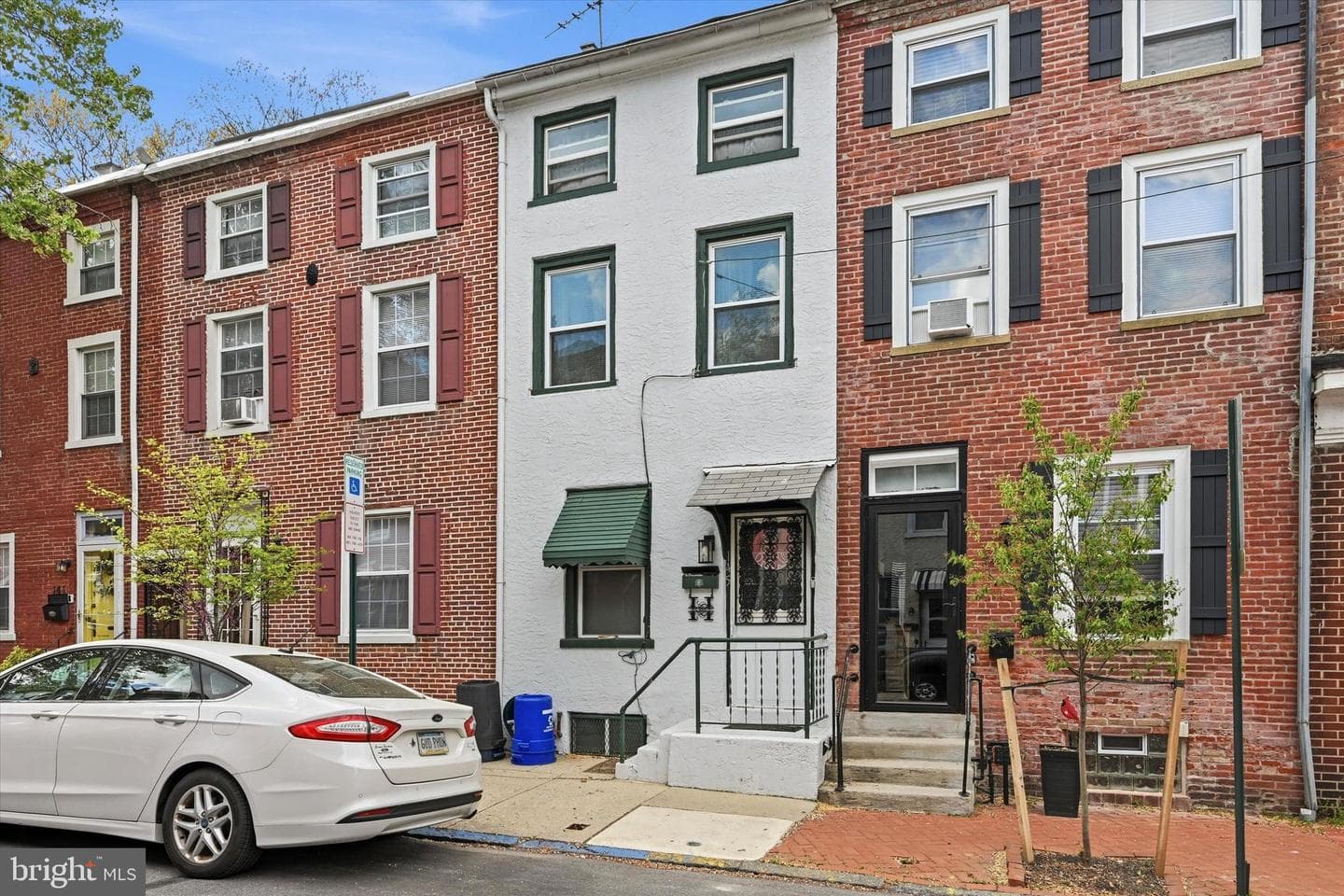 145 E Miner Street photo 1