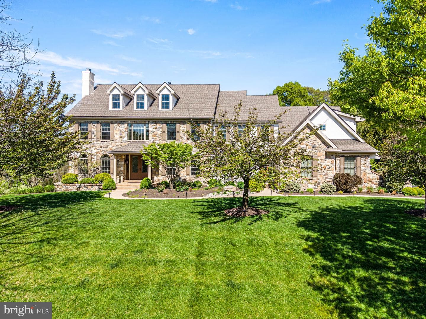 26 Colonial Drive