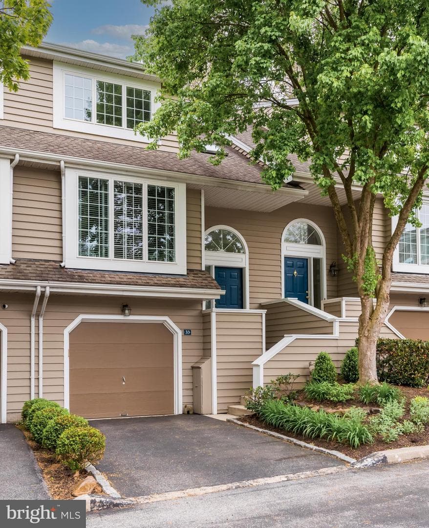 33 Cabot Court