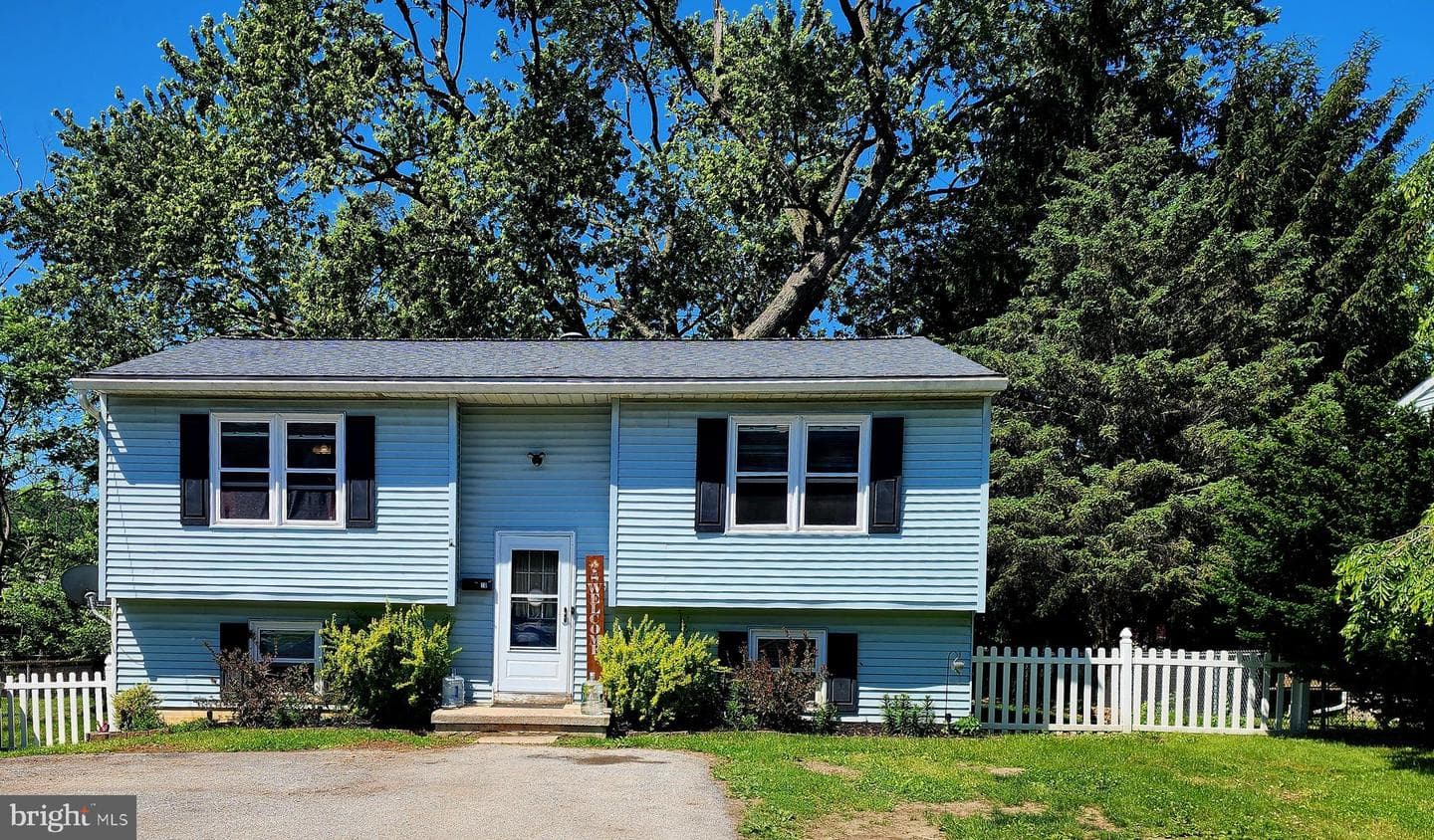 10 W 6th Avenue