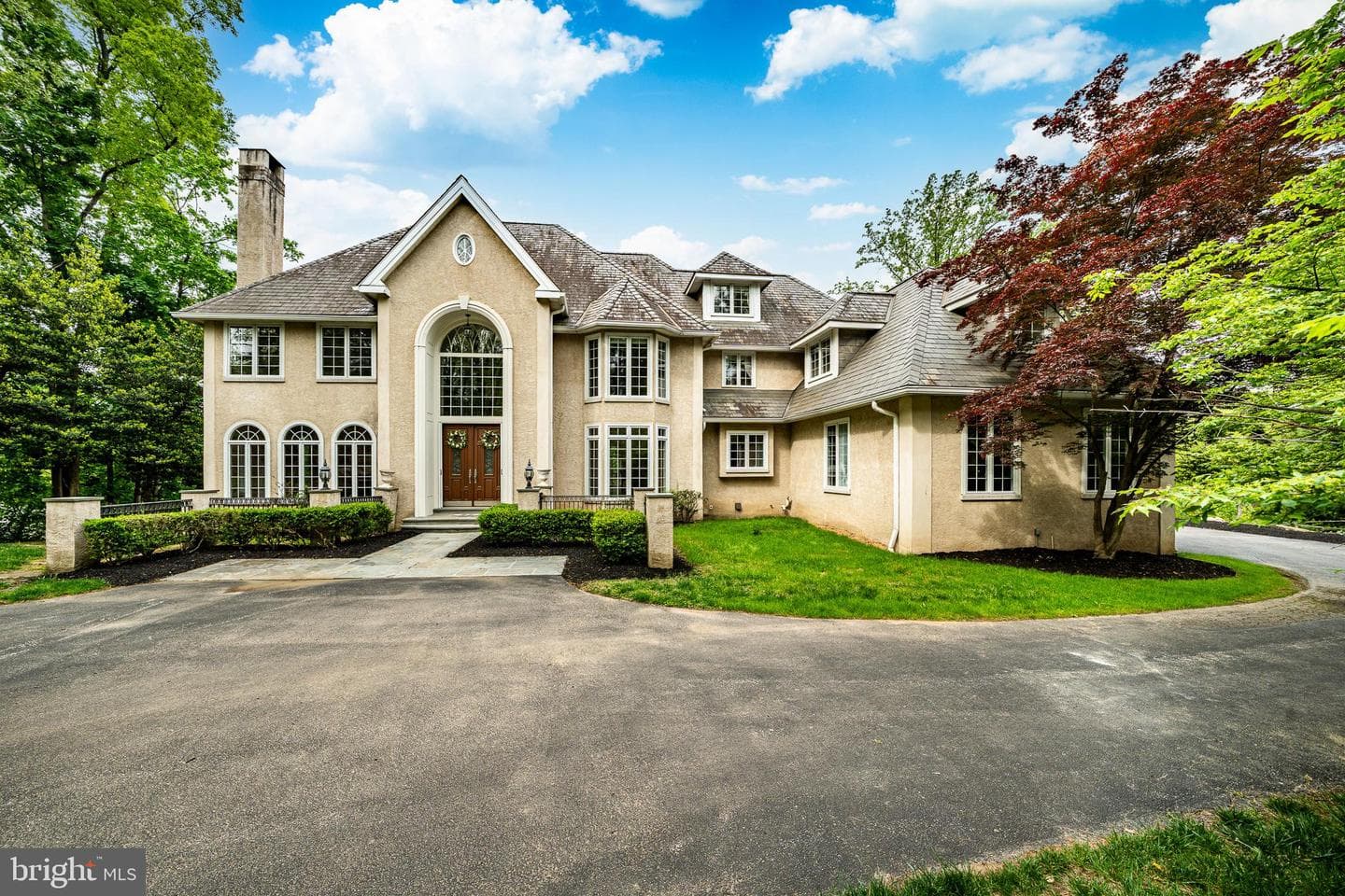 606 Longchamps Drive, Devon