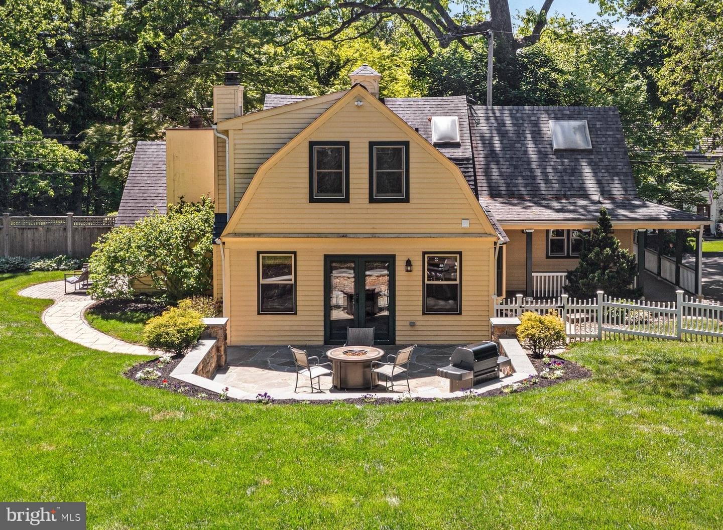 231 W Valley Road