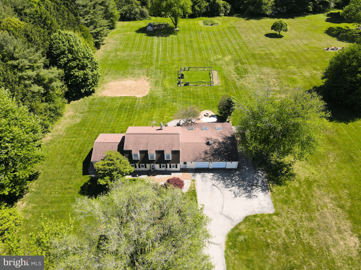158 Hilton Road photo 1