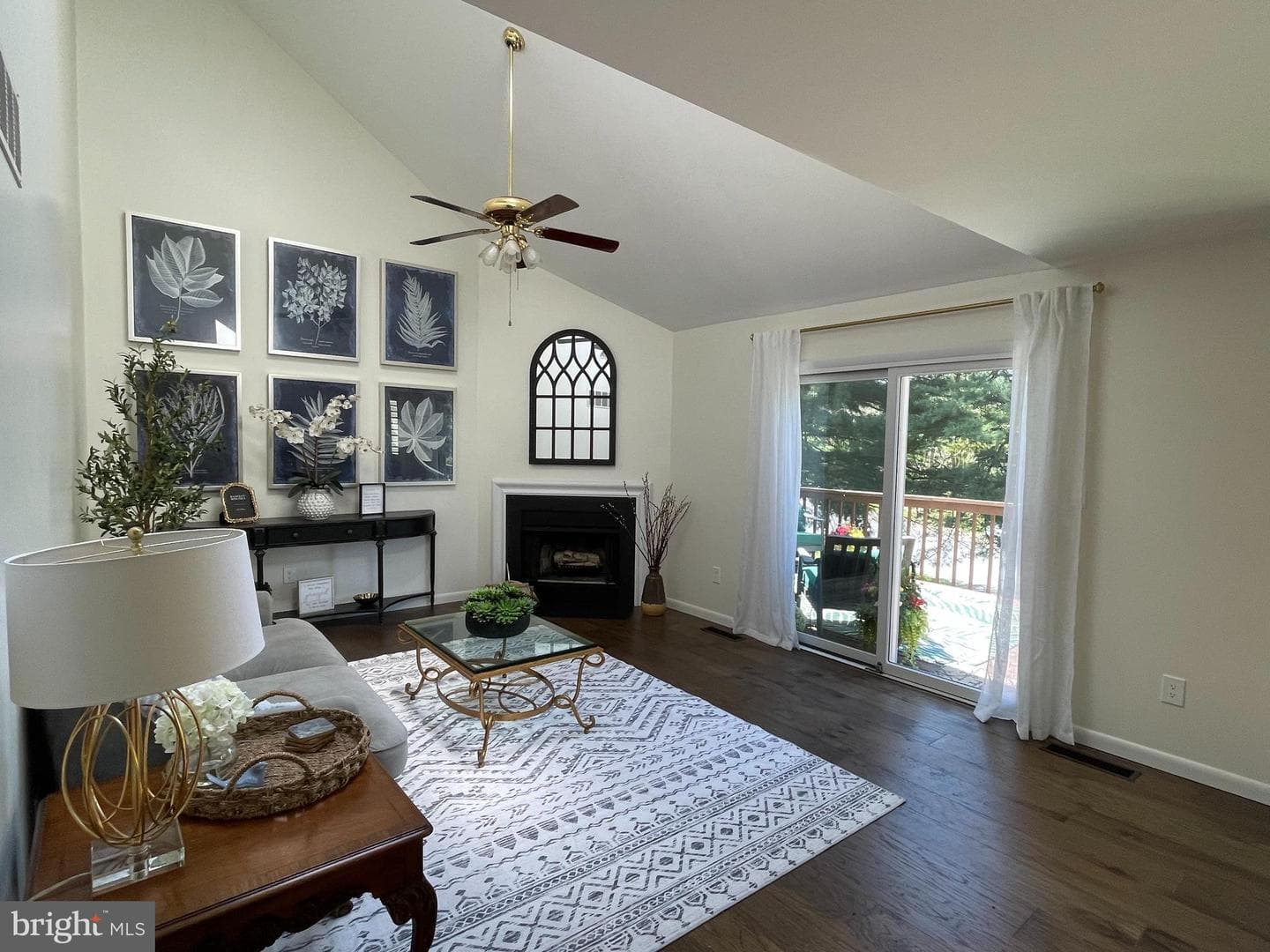 38 Lakeview Court #38