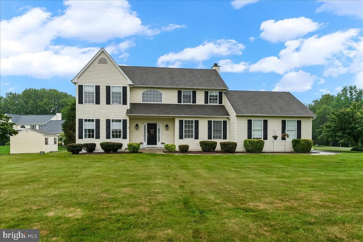 205 Warwick Court