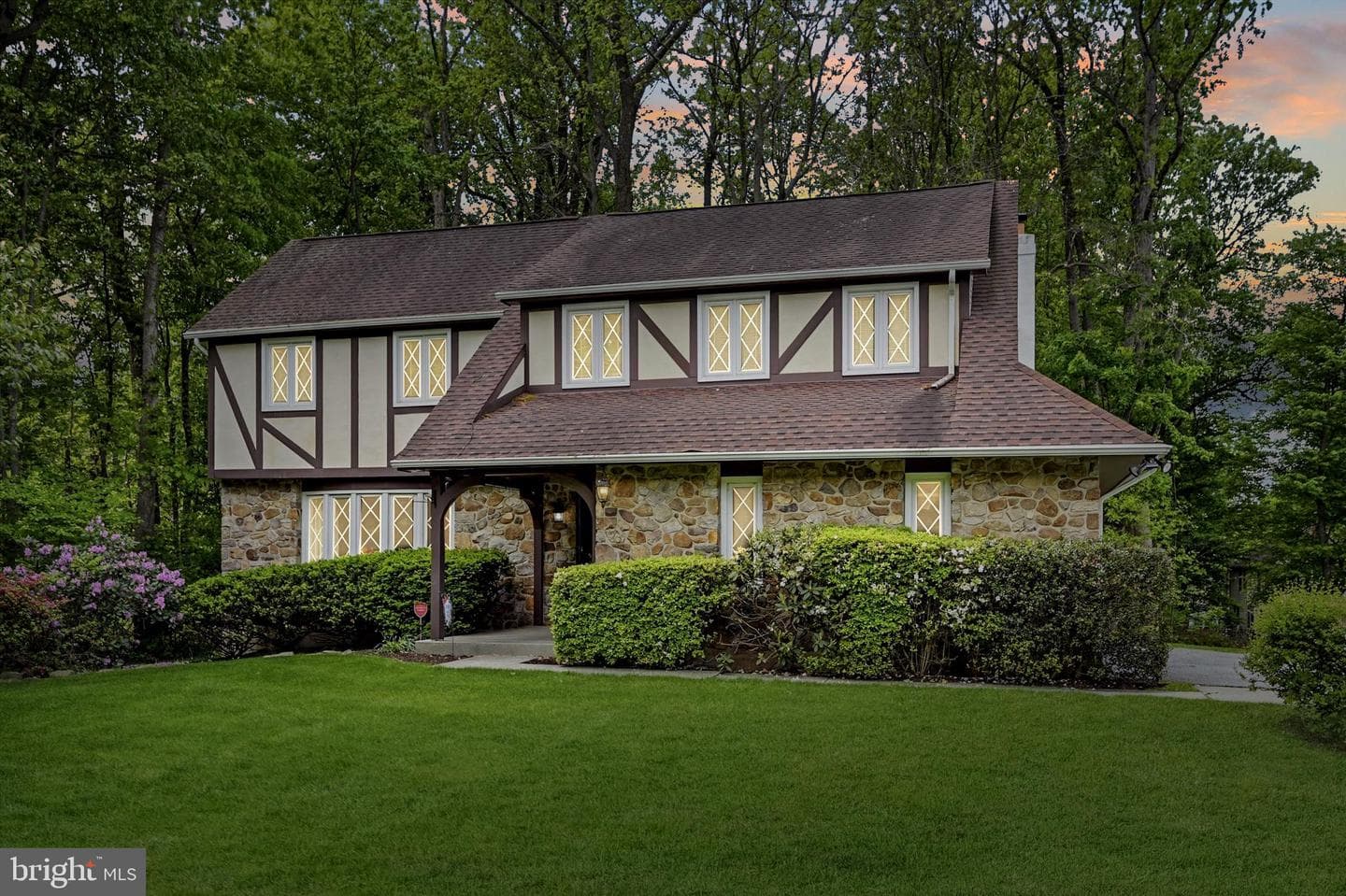 700 Broad View Road