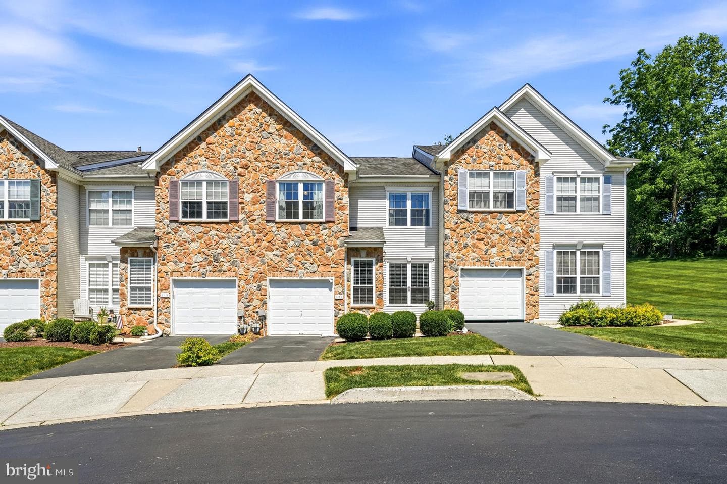121 Forelock Court