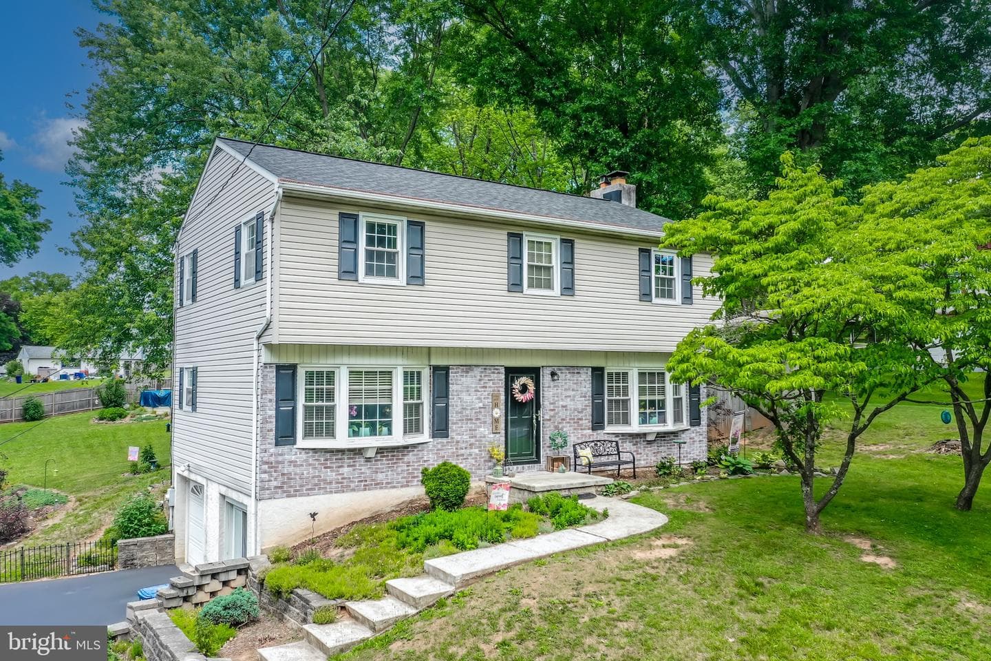 1183 Laurelwood Road