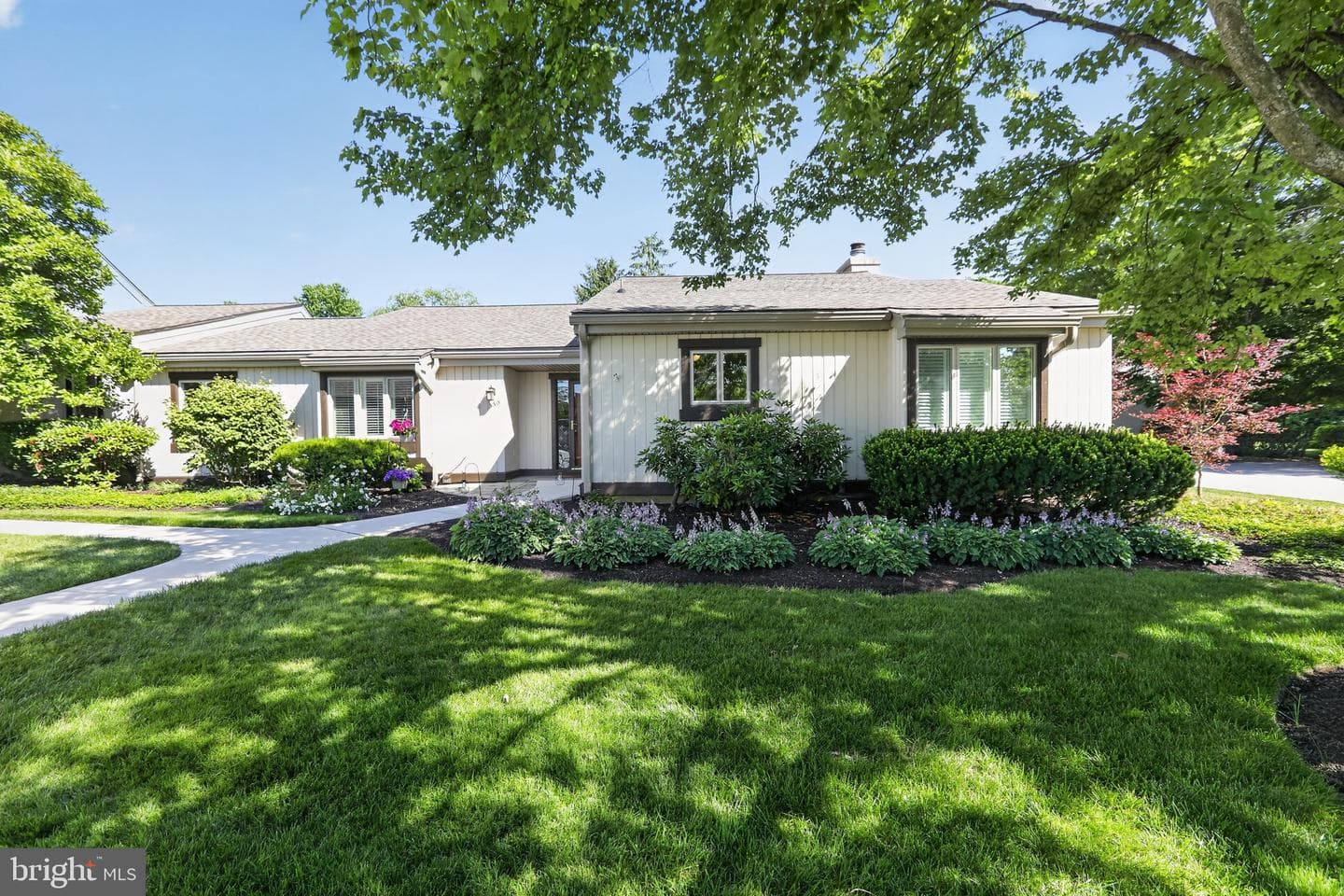 330 Devon Way #330