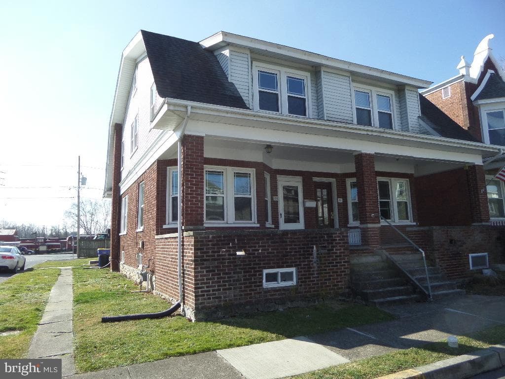 176 E Emaus Street photo 1