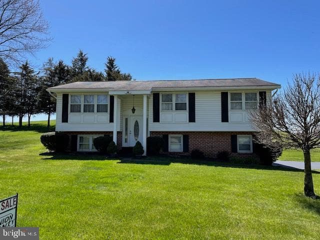 935 Hillsdale Road photo 1