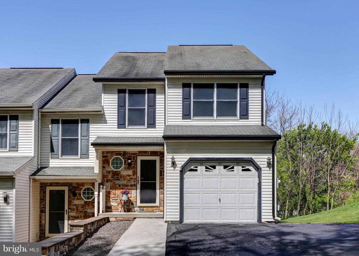 568 Kelker Street photo 1