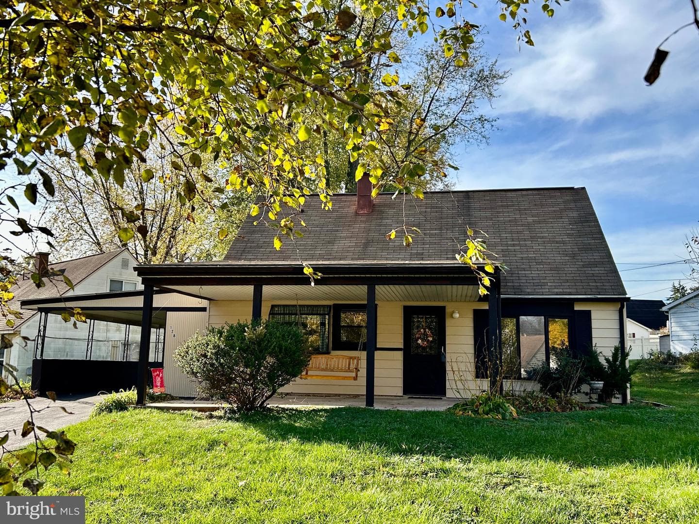 128 Juniper Street photo 1
