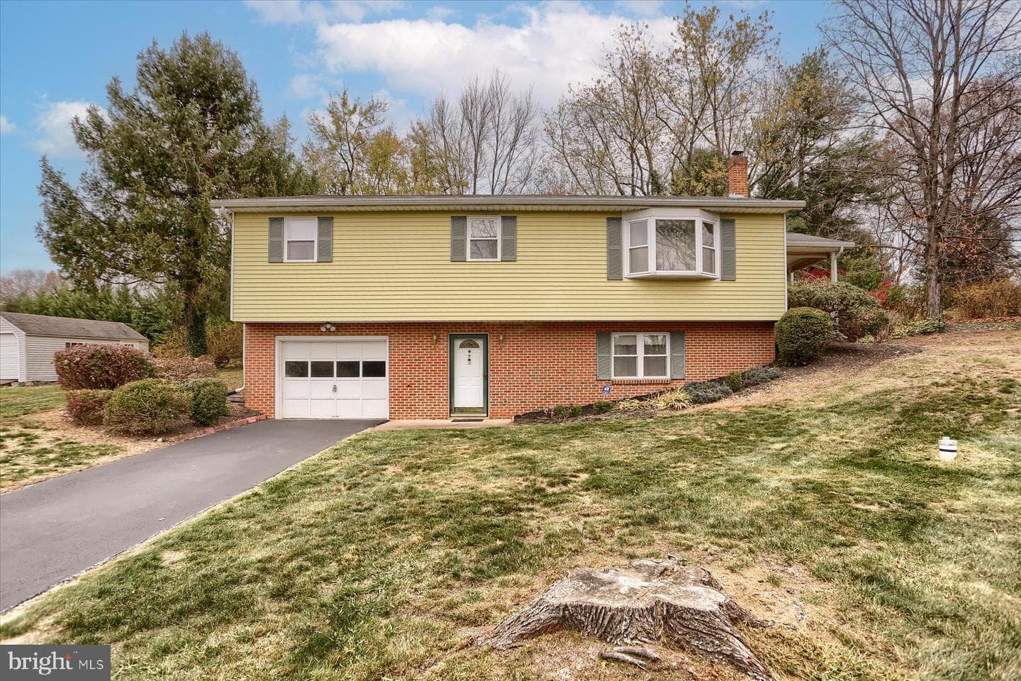 4 Ardmore Drive photo 1