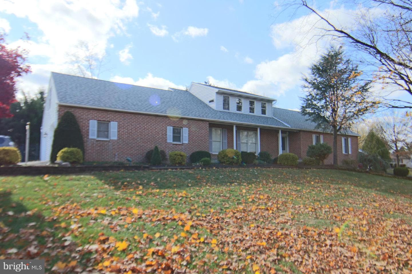2139 Sycamore Drive photo 1