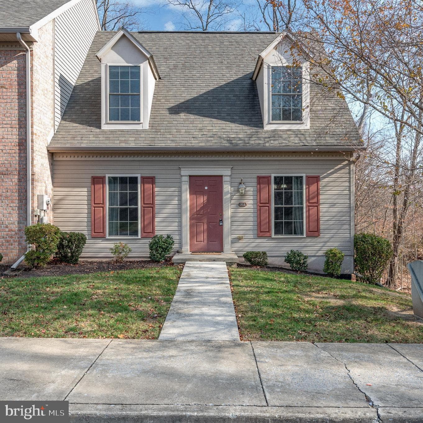 512 Woodthrush Court photo 1