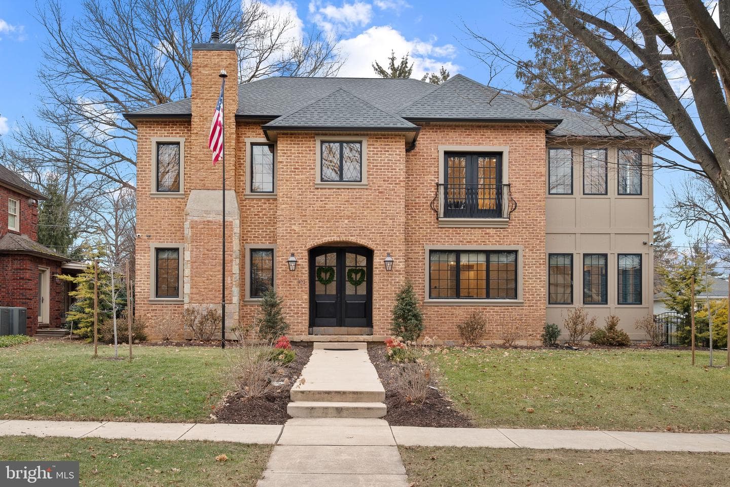 321 Elm Avenue photo 1