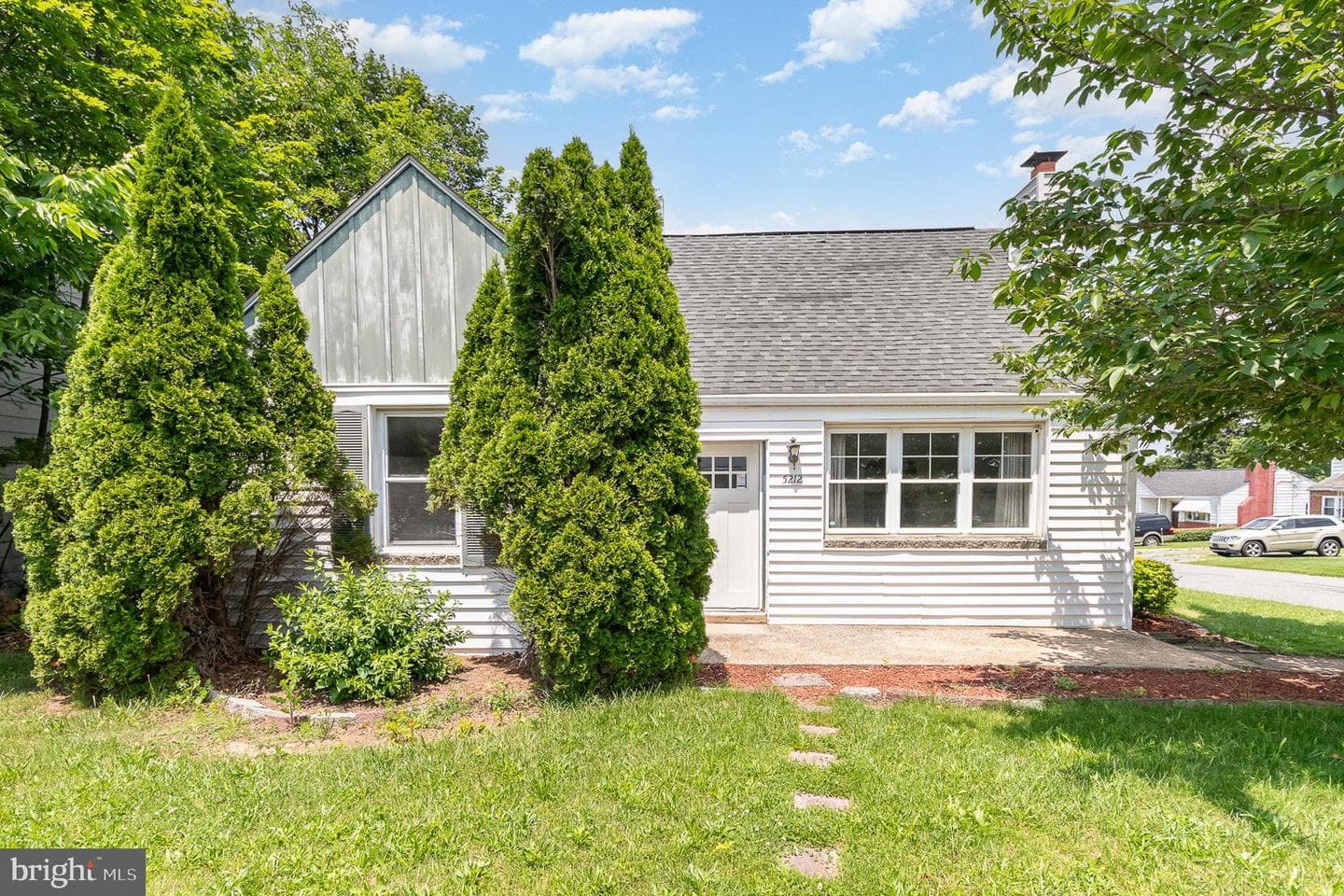 5212 Locust Lane photo 1