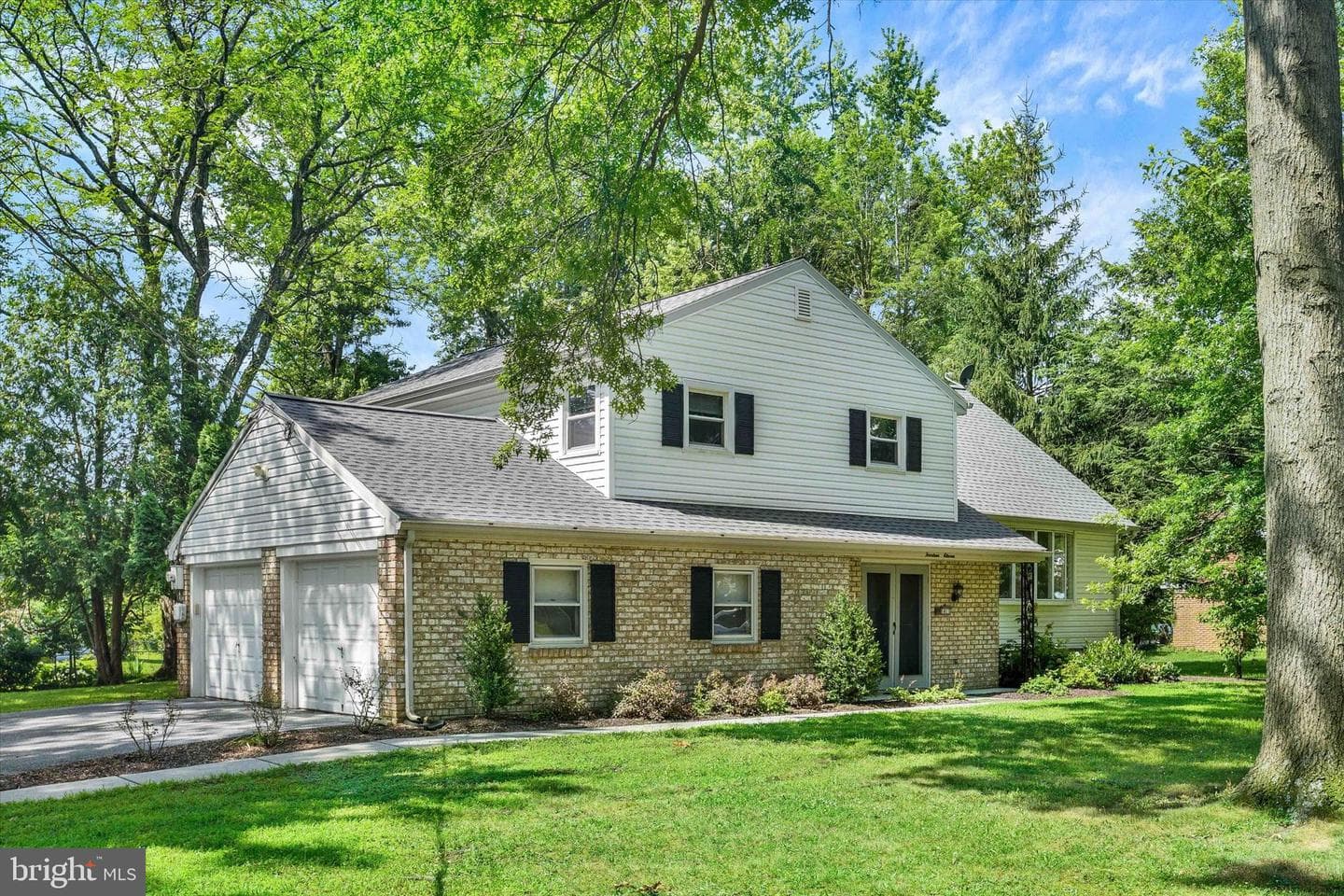 1411 Montfort Drive photo 1