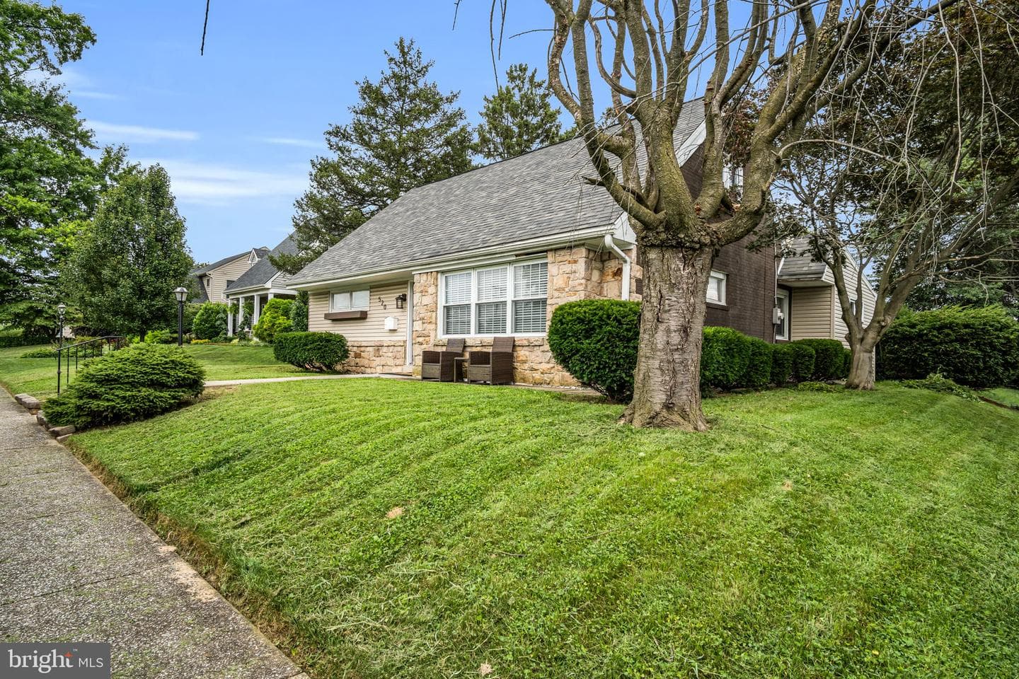 520 W Caracas Avenue photo 1