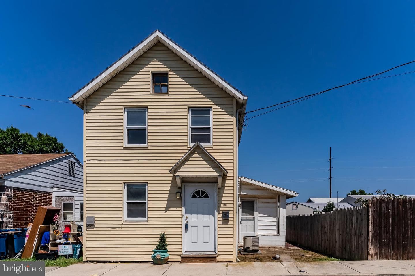 258 W 2nd Street photo 1