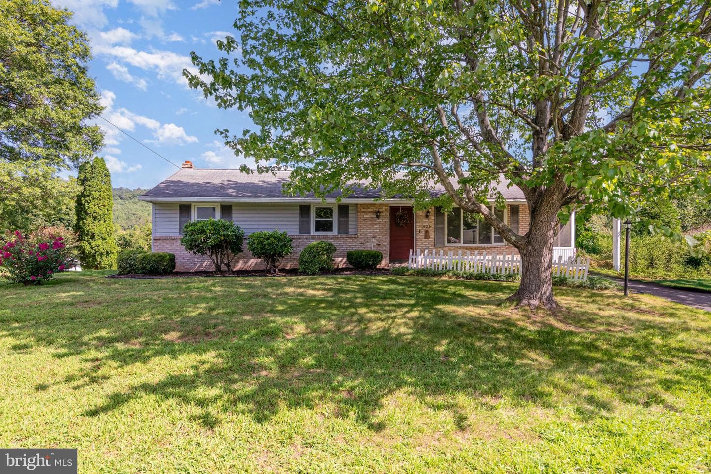 424 Vesta Drive photo 1