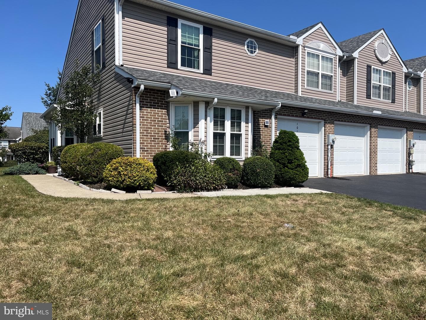 101 Merlin Drive photo 1