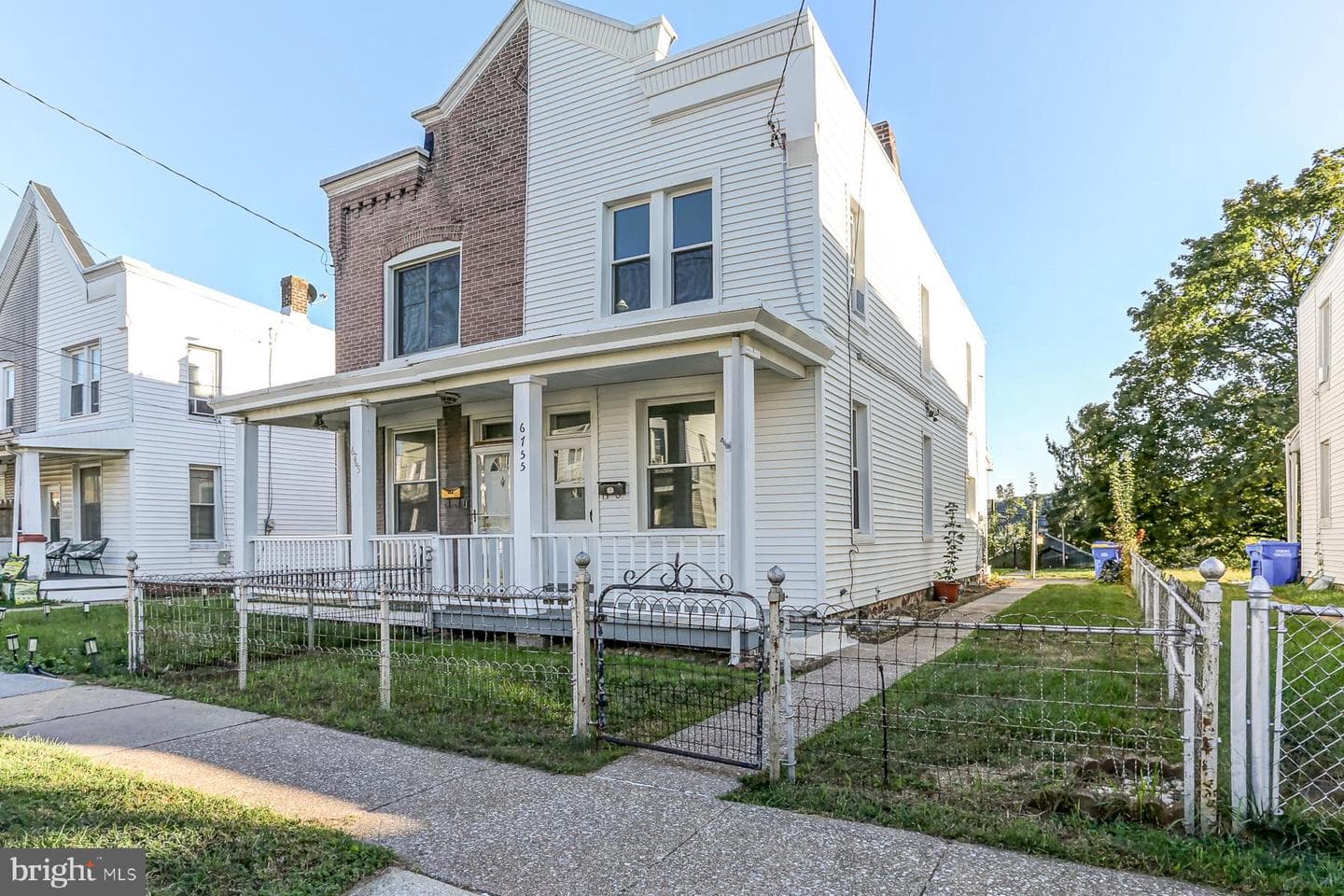6755 Somerset Street photo 1
