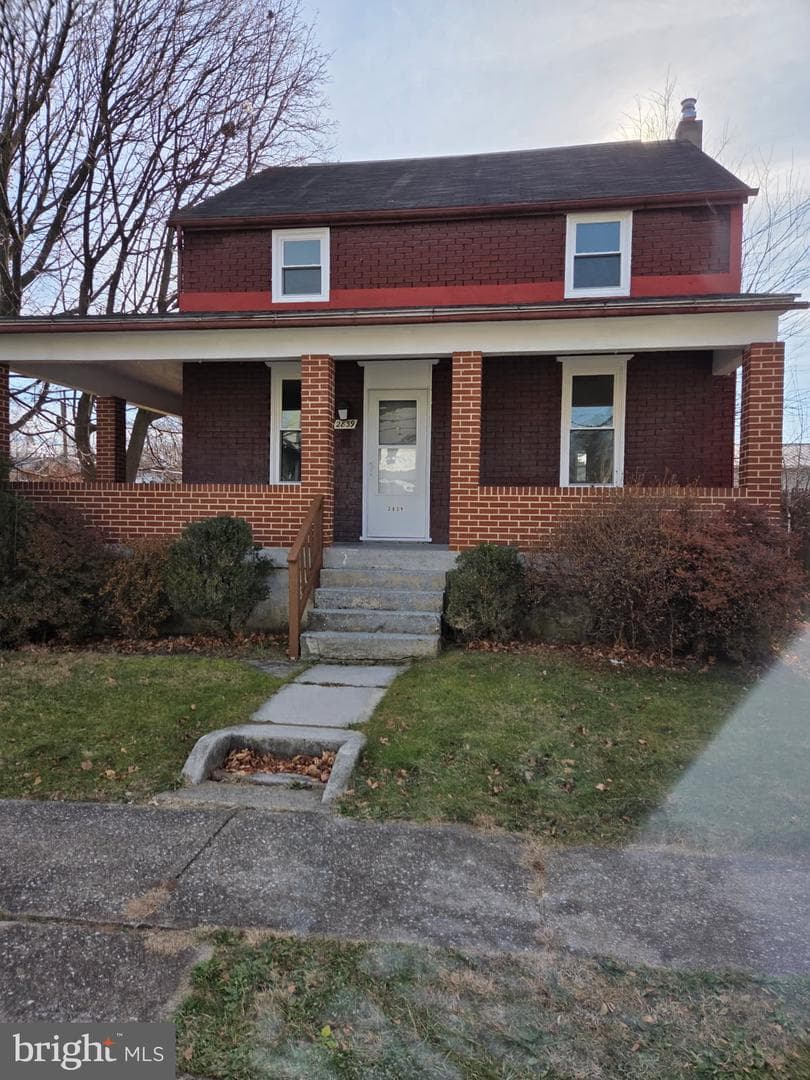 2839 Banks Street photo 1