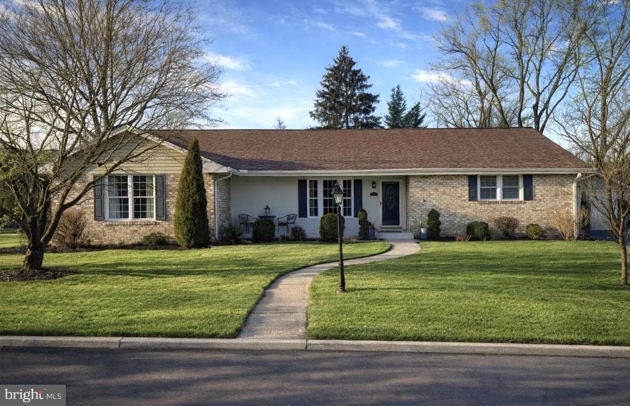 214 William Drive photo 1