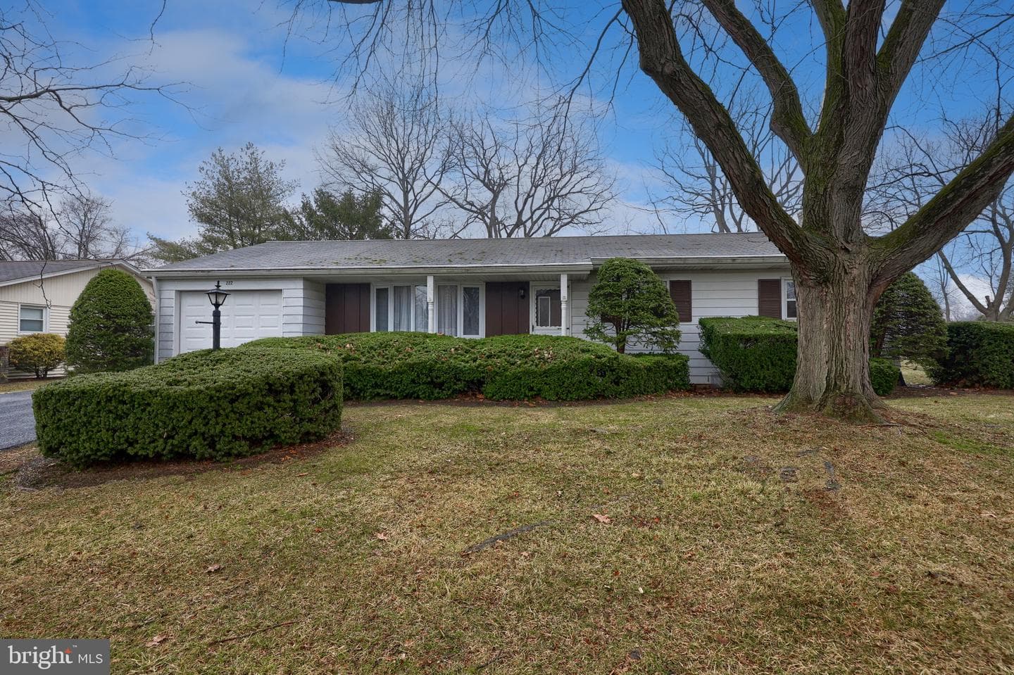 222 Robin Road photo 1