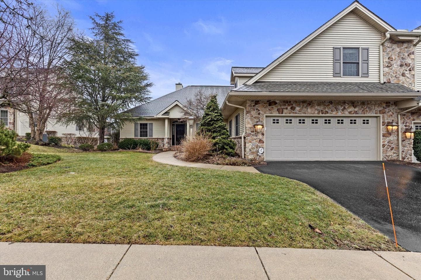 2111 Carey Way photo 1