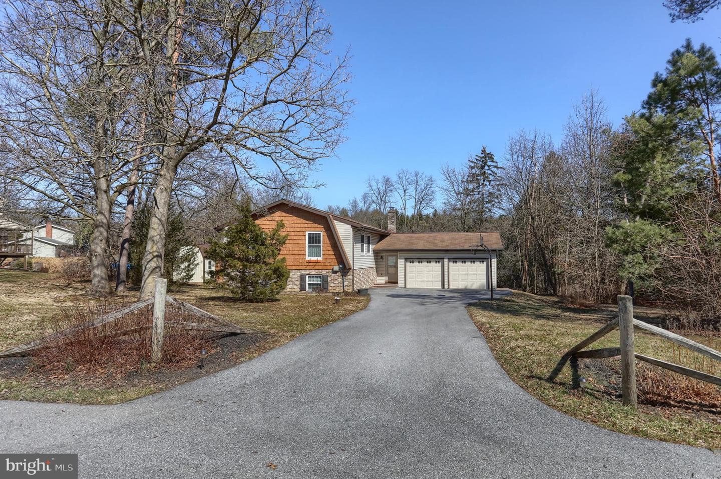 224 Tannenbaum Way photo 1