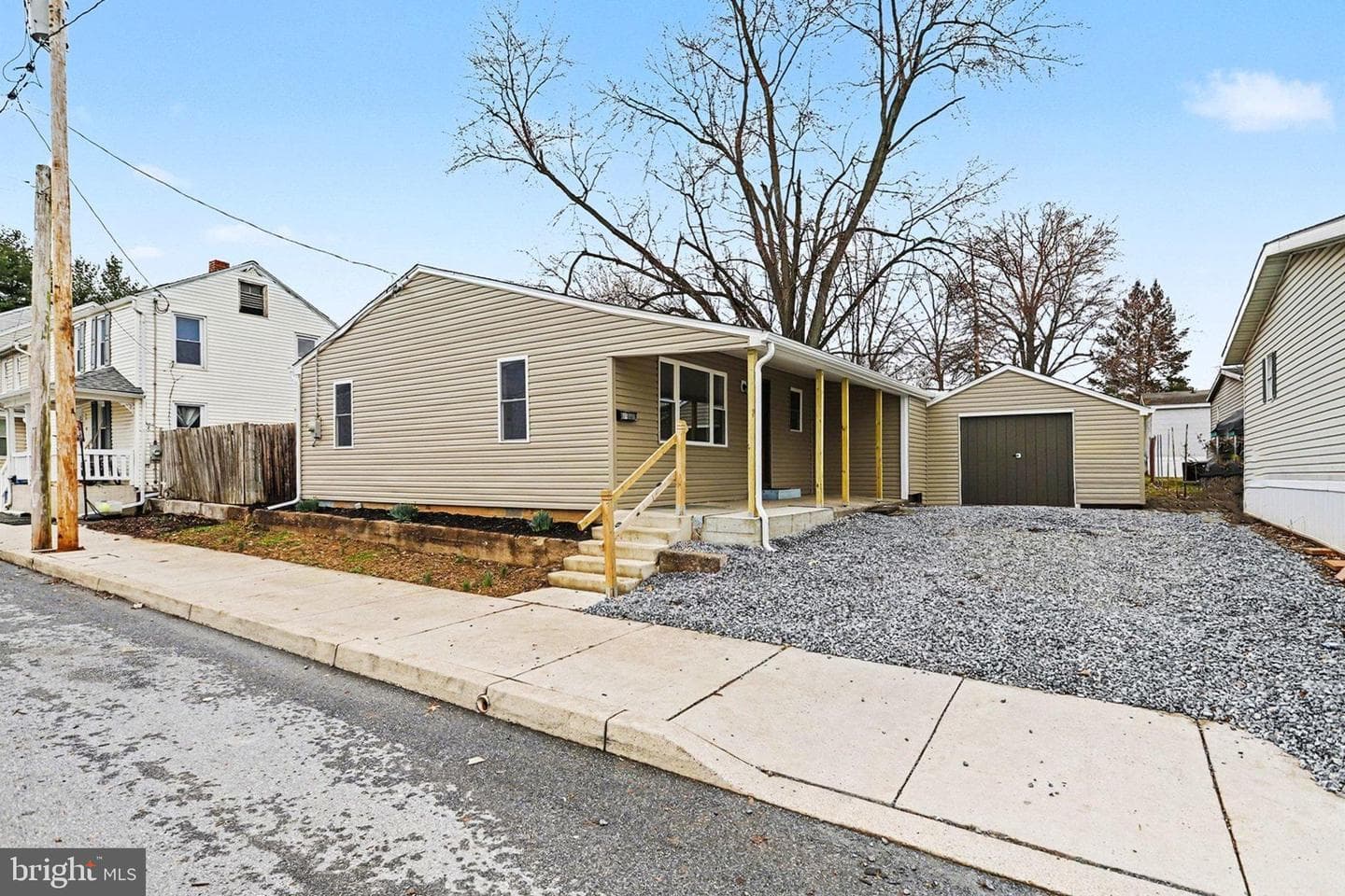 47 E High Street photo 1